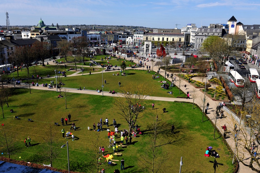 eyre square visiting galway where to stay
