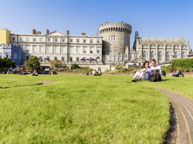 things to do for free in dublin relax by the castle