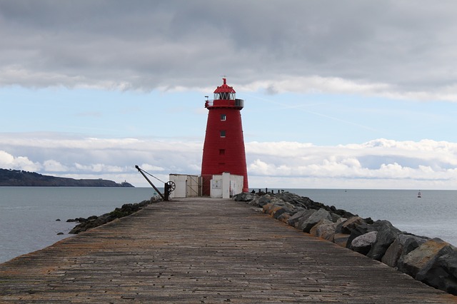 free things to do in dublin poolbeg lighthouse