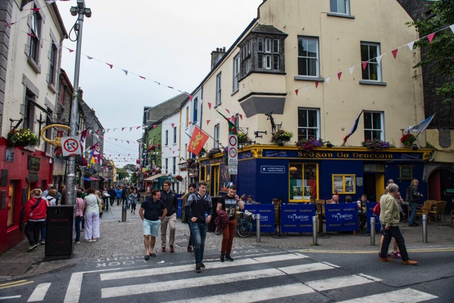 where to stay in galway city center