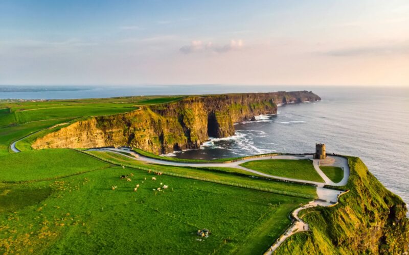 Hiking Doolin to The Cliffs of Moher (Doolin Cliff Walk)