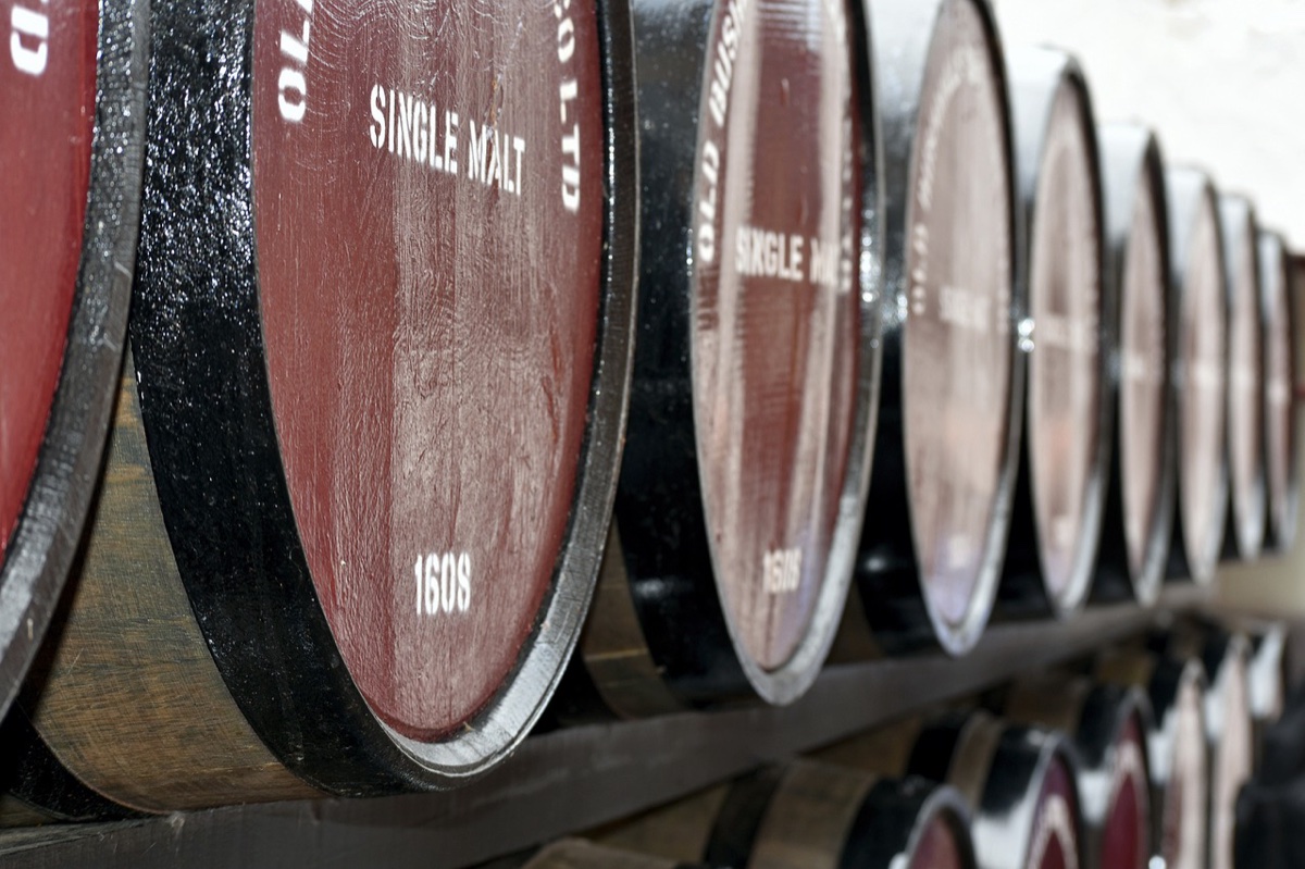 Old Bushmills Distillery (2 miles east, about 5 minutes)