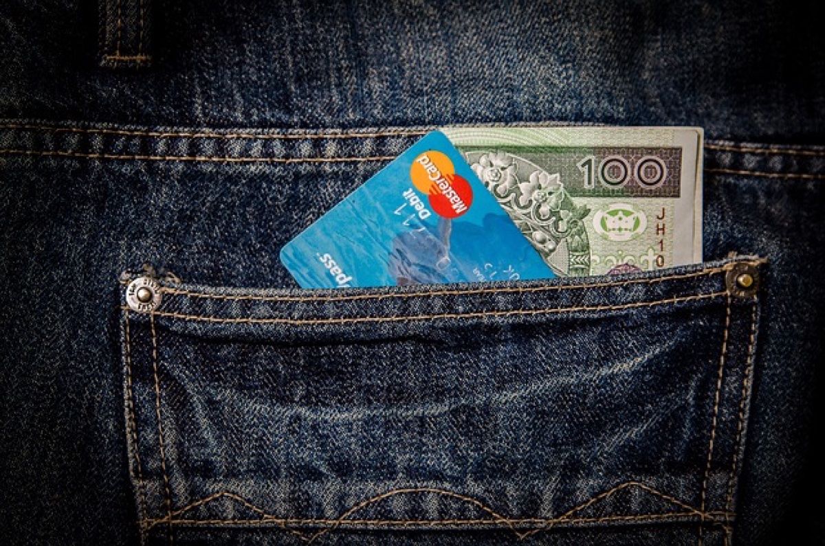 Card vs. Cash