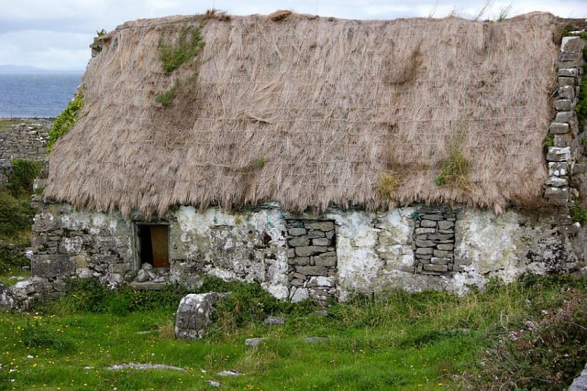 ireland cottage countryside