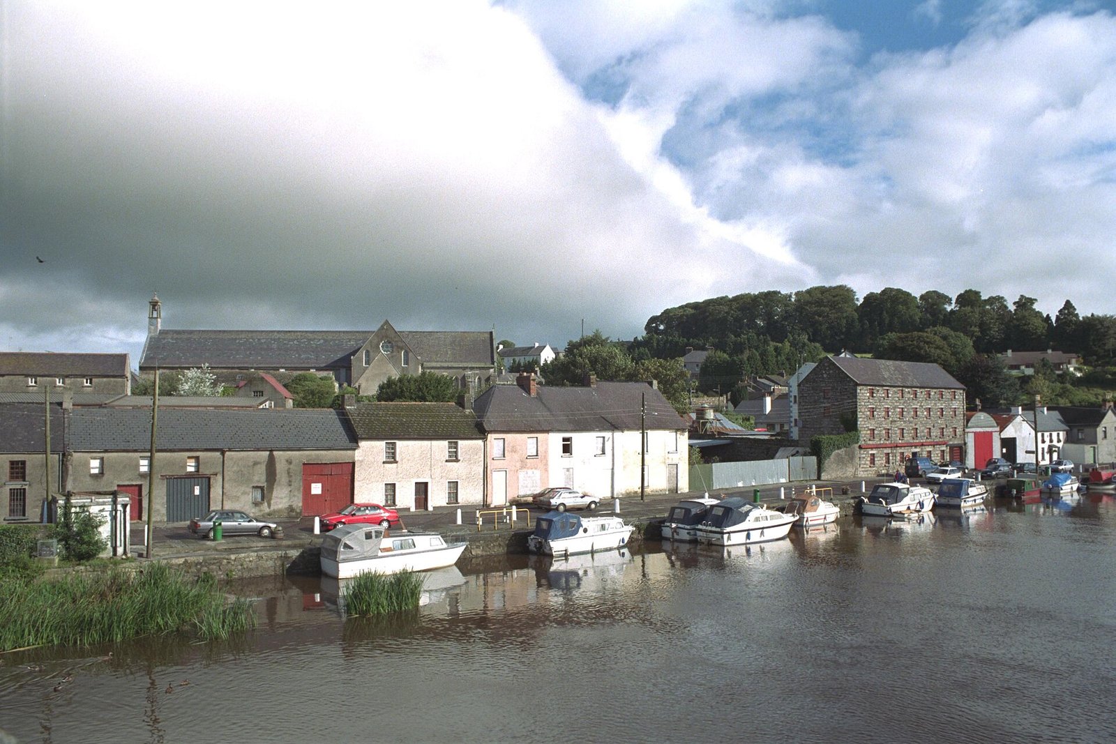 The village of Graiguenamanagh on the River Barrow