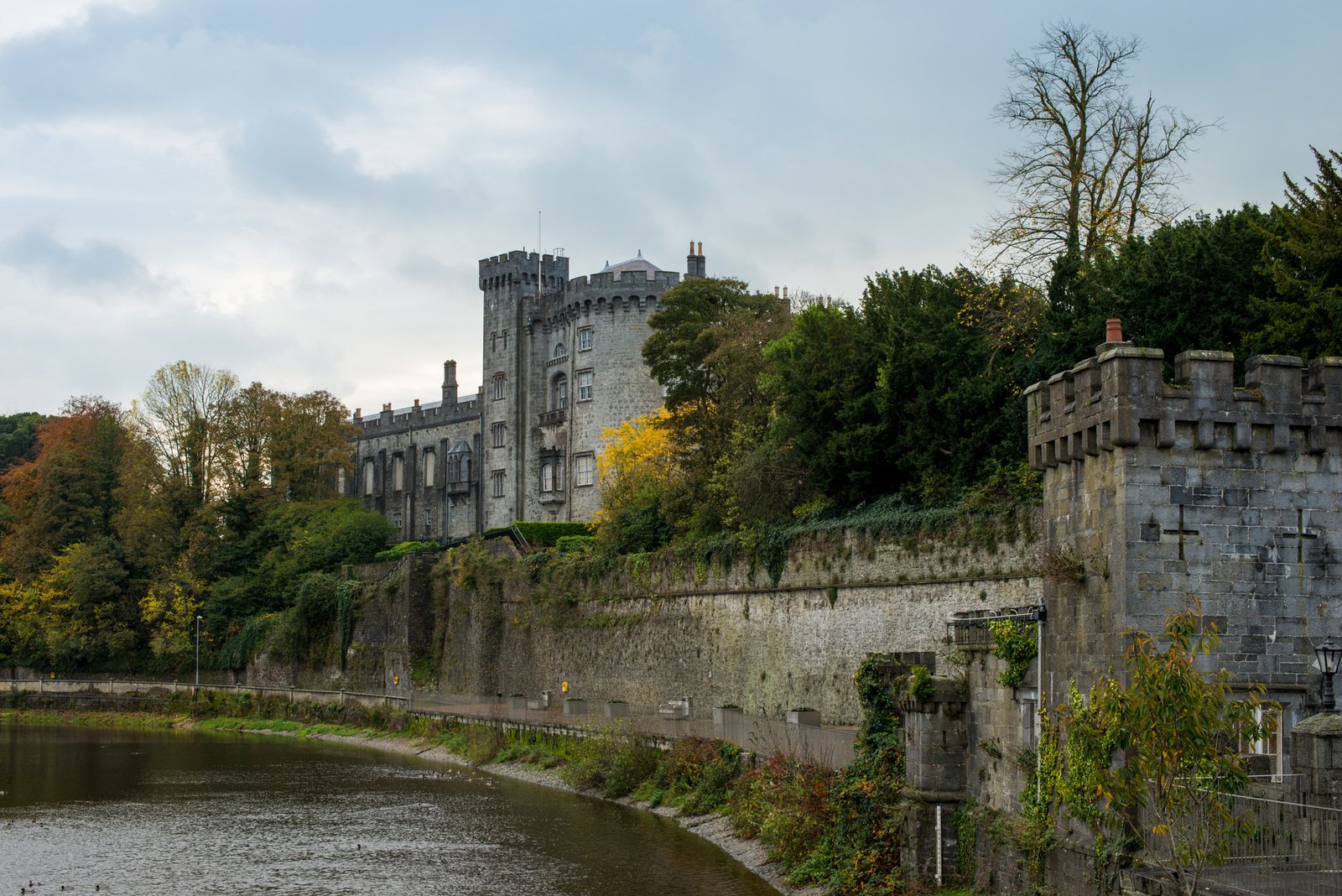 Kilkenny Castle above the river Nore