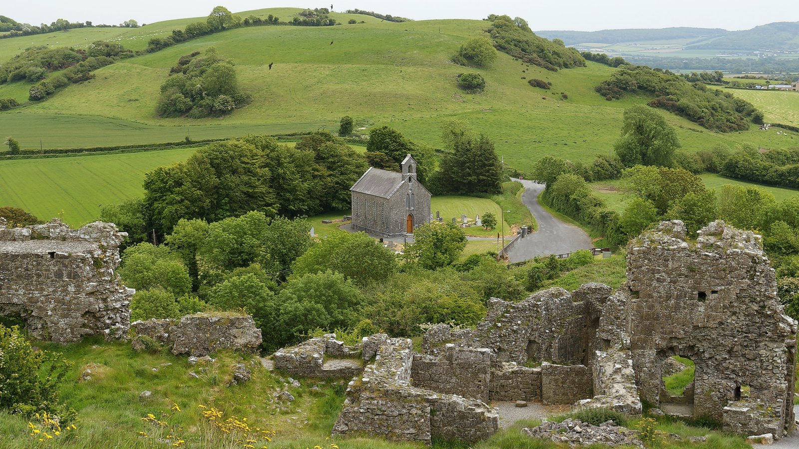 Rock of Dunamase ruins on a limestone outcrop over the Laois countryside