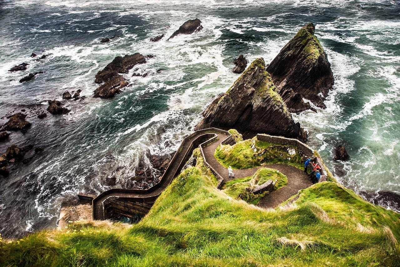 Stone fort ruins on a cliff edge on the Slea Head Drive