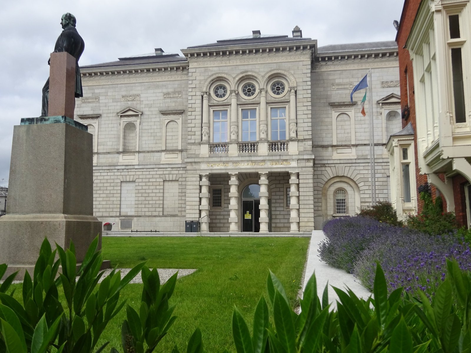 National Gallery of Ireland exterior and courtyard