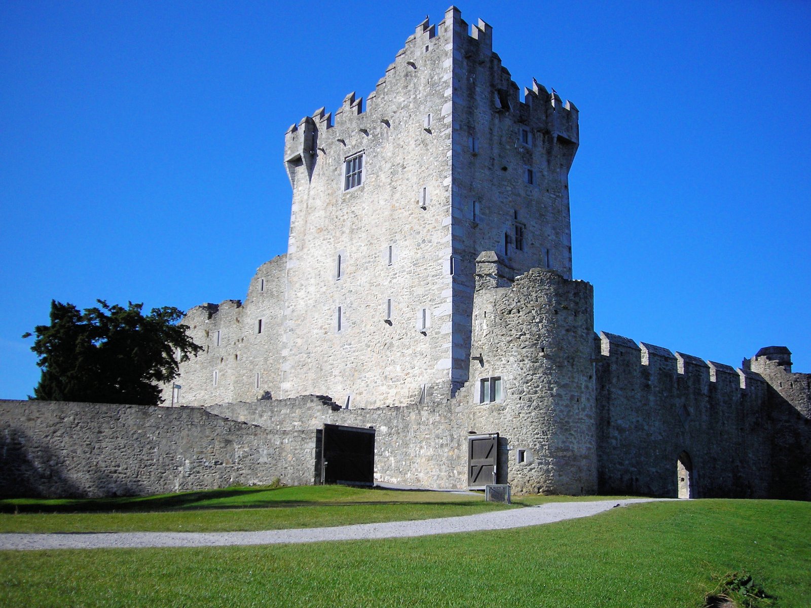 Ross Castle beside Lough Leane in Killarney National Park