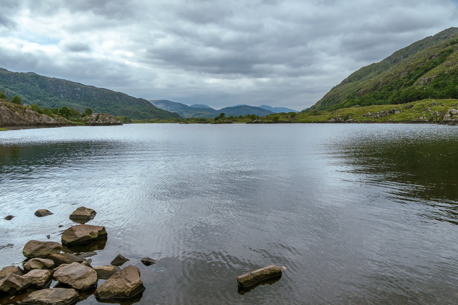 Lakes and mountains when choosing the best time to visit Killarney