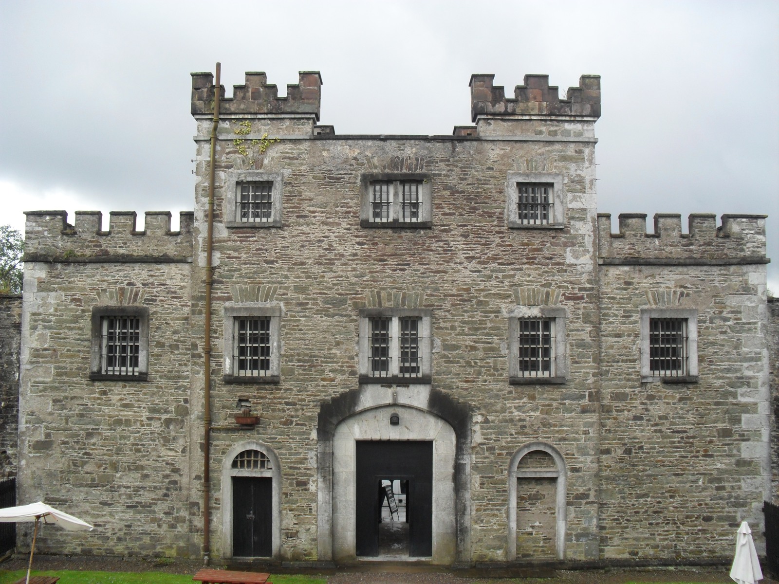 The stone entrance to Cork City Gaol