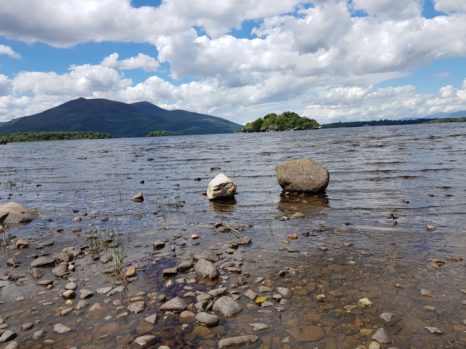 Lake and mountains in Killarney National Park