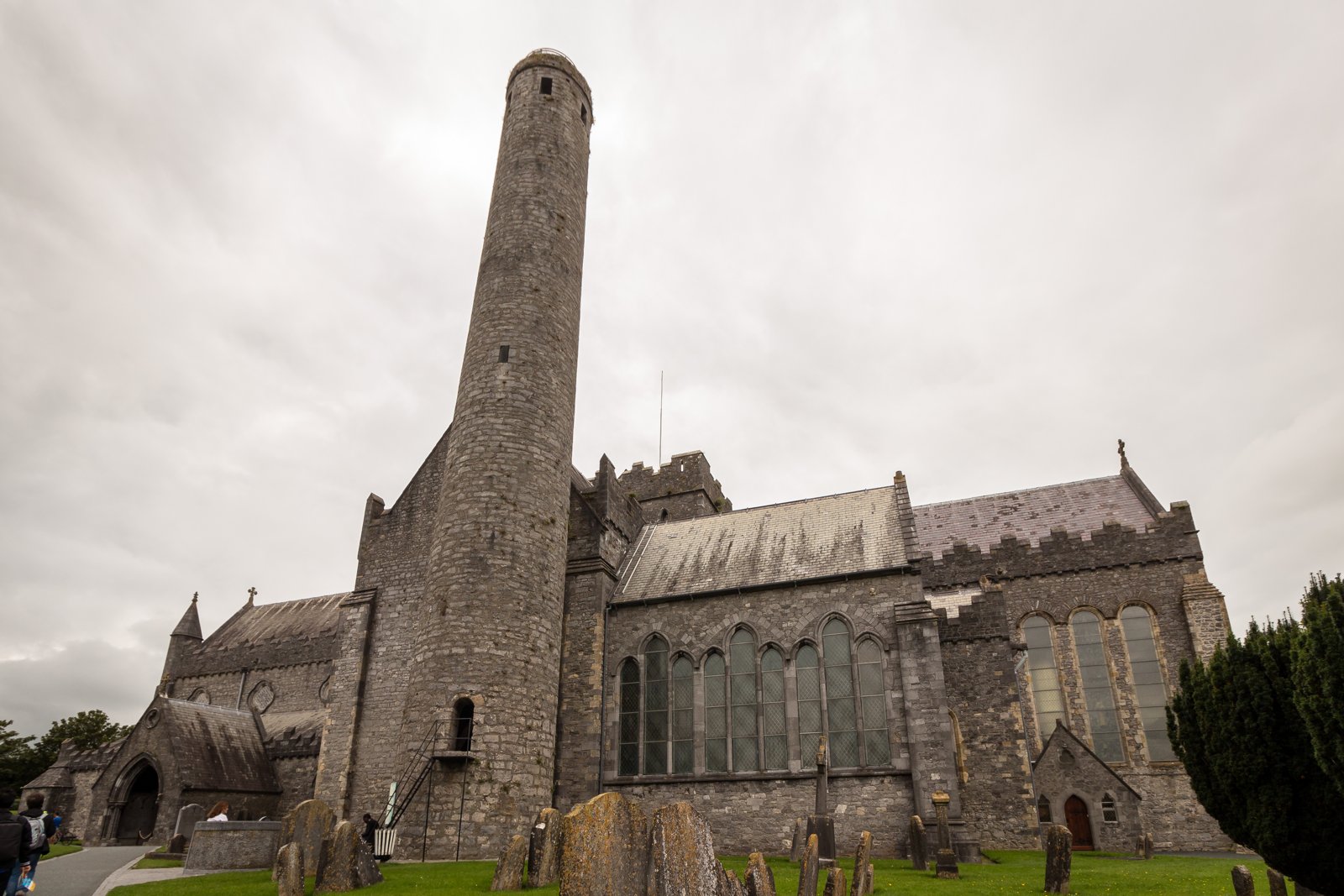 St. Canice's Cathedral and round tower in Kilkenny