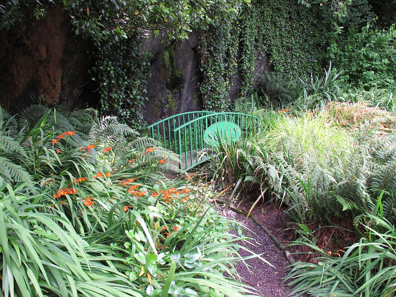 Small green bridge in Scilly Park in Kinsale
