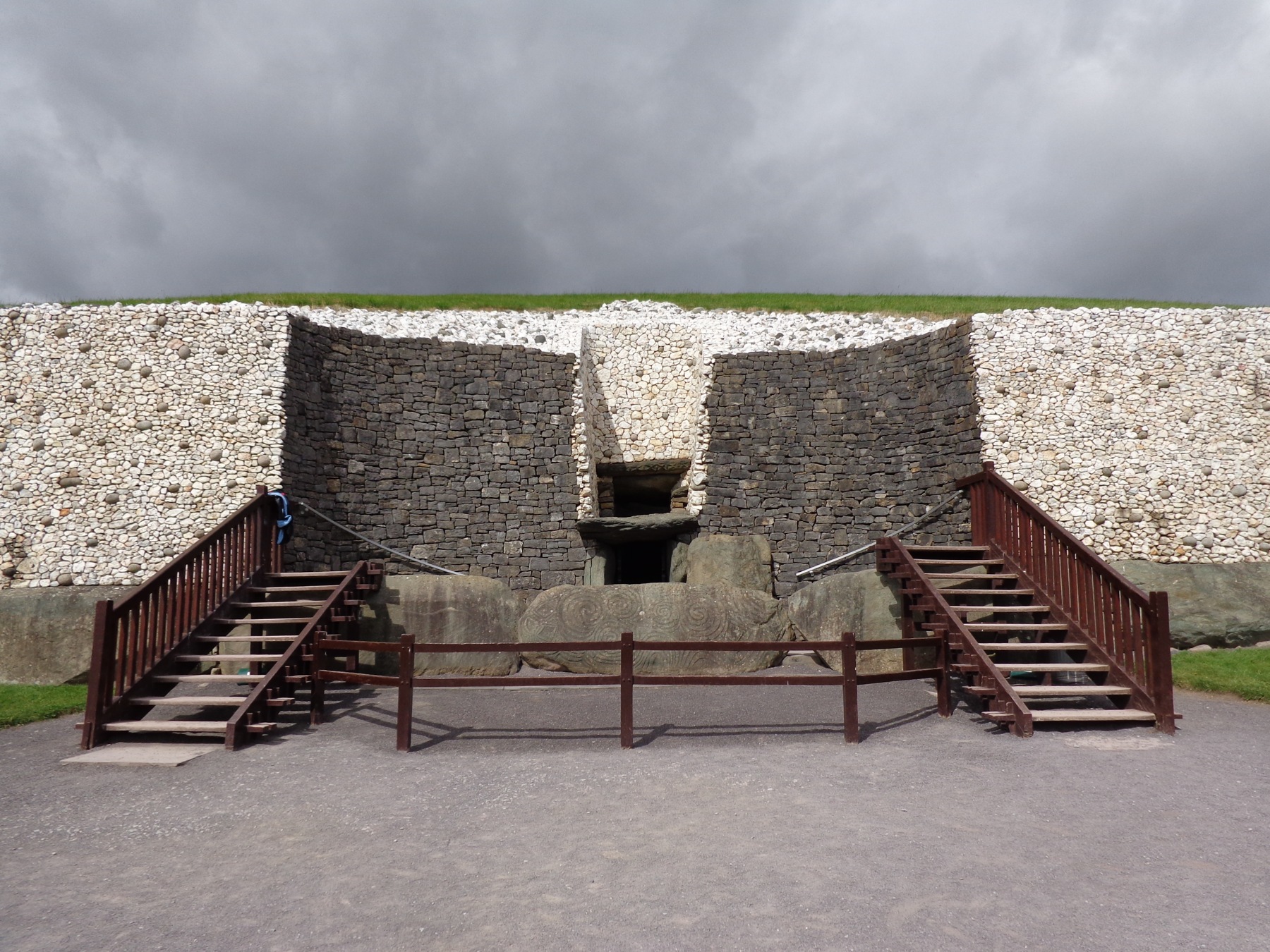 Newgrange entrance with the roof-box above the doorway